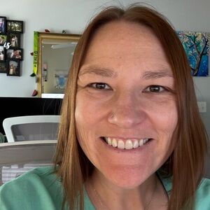 Meet your Posher, Alie